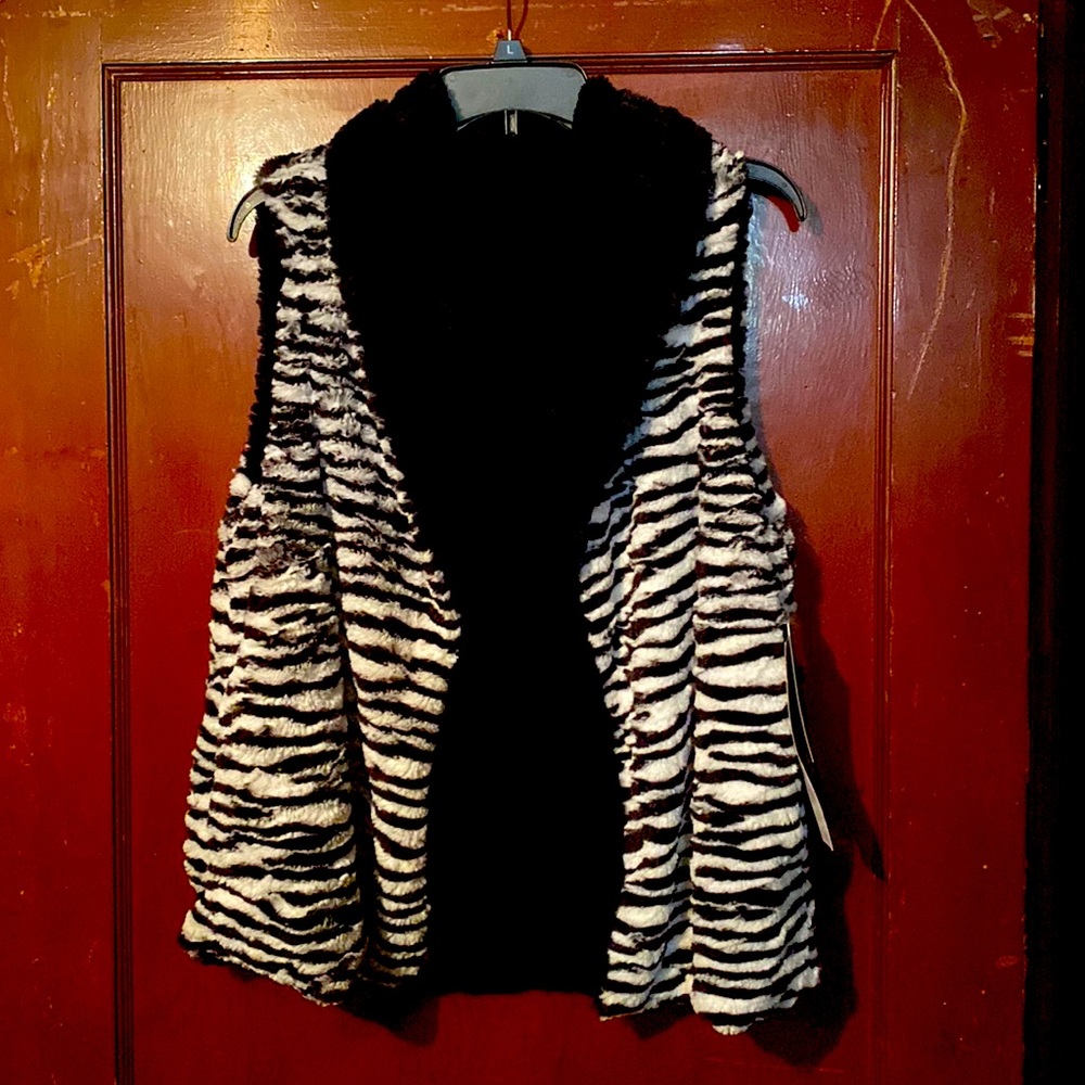 Reversible zebra & black vest